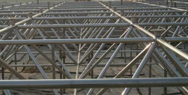 金华盘点螺栓球网架构件施工前的3方面考试事件